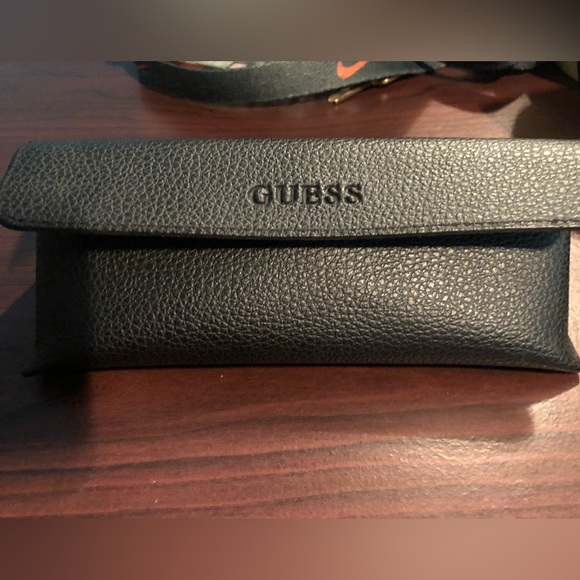 Mens Guess Sunglasses - Picture 2 of 6